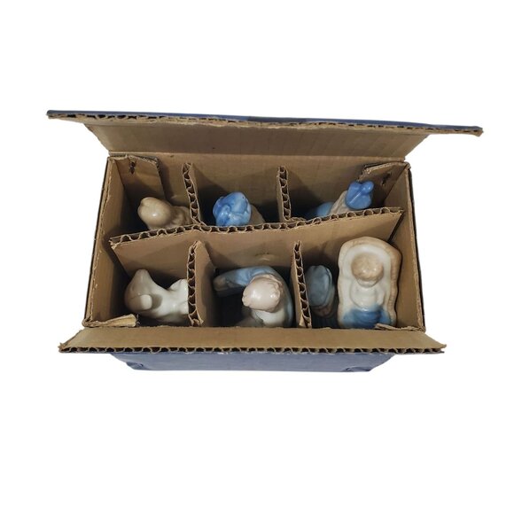 Vintage 1980 Hand-Painted Ceramic Christmas Nativity Scene 8 Figurines Blue Tan - Picture 9 of 11